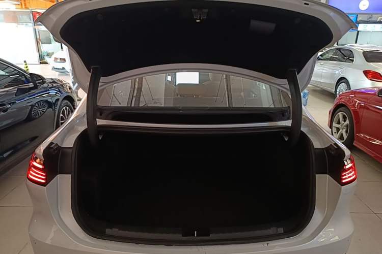 Used Geely Galaxy A7 2025 Model EM-i 150km Starship Edition Trunk