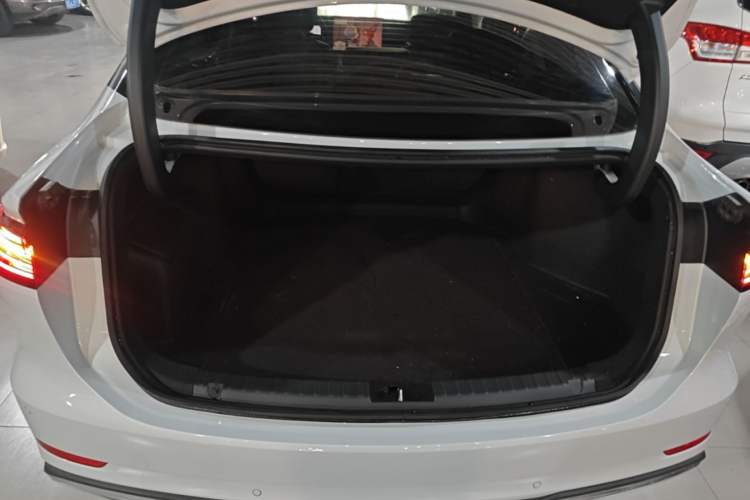 Used Geely Galaxy A7 2025 Model EM-i 150km Starship Edition Trunk