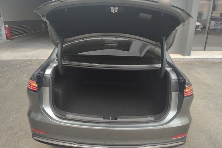 Used Geely Galaxy A7 2025 Model EM-i 70km Luxury Edition Trunk