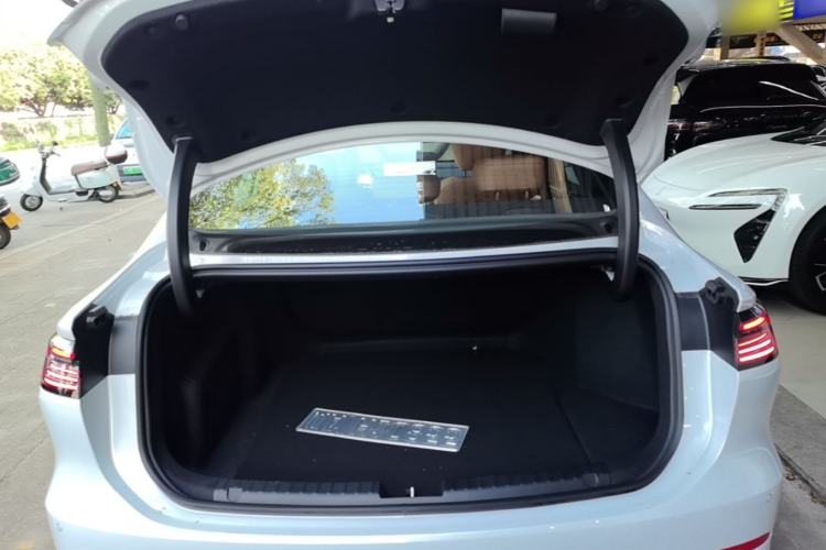 Used Geely Galaxy A7 2025 Model EM-i 150km Starship Edition Trunk