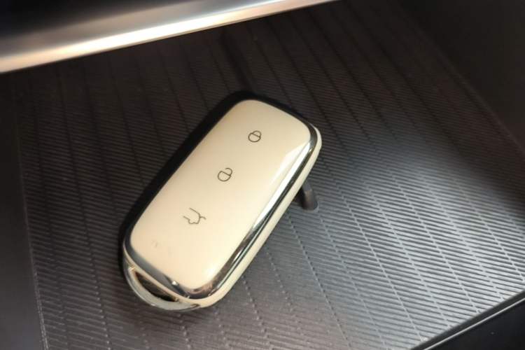 Used Geely Galaxy A7 2025 Model EM-i 70km Launch Edition Vehicle Key