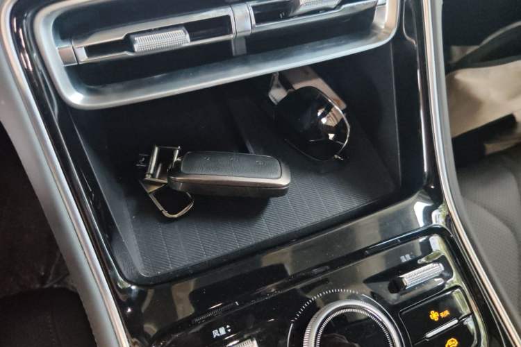 Used Geely Galaxy A7 2025 Model EM-i 150km Long-Distance Edition Vehicle Key
