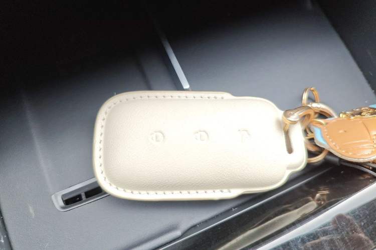 Used Geely Galaxy A7 2025 Model EM-i 150km Exploration+ Edition Vehicle Key