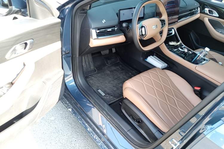 Used Geely Galaxy A7 2025 Model EM-i 150km Starship Edition Driver Seat