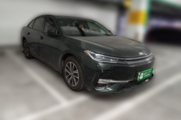 Used Geely Galaxy A7 2025 Model EM-i 70km Luxury Edition Front Right 45 Deg