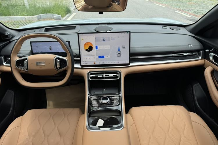 Used Geely Galaxy A7 2025 Model EM-i 150km Exploration+ Edition Audio And AC Panel