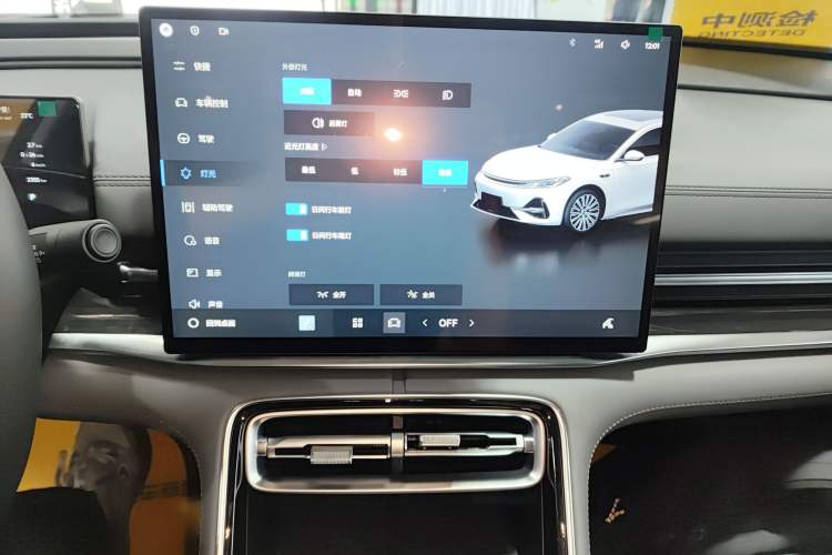 Used Geely Galaxy A7 2025 Model EM-i 150km Exploration+ Edition Audio And AC Panel