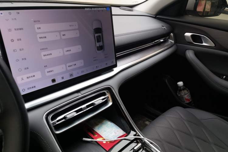 Used Geely Galaxy A7 2025 Model EM-i 70km Luxury Edition Audio And AC Panel