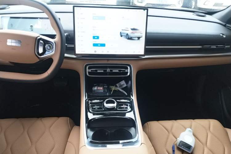 Used Geely Galaxy A7 2025 Model EM-i 150km Long-Distance Edition Audio And AC Panel