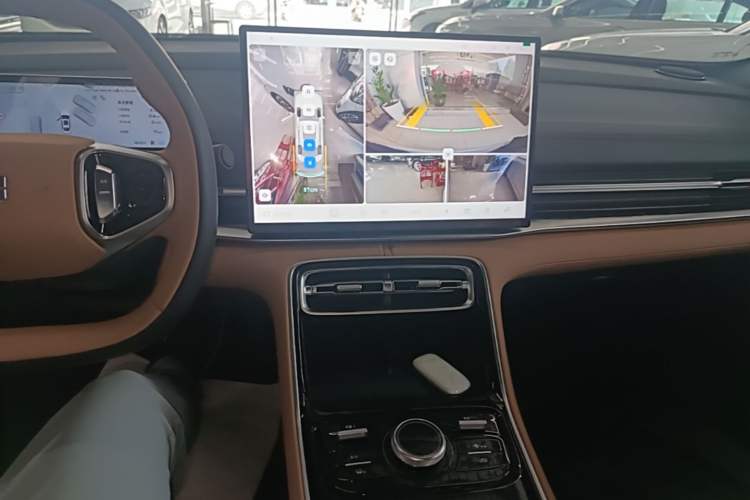 Used Geely Galaxy A7 2025 Model EM-i 70km Exploration Edition Audio And AC Panel