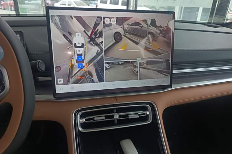 Used Geely Galaxy A7 2025 Model EM-i 70km Launch Edition Audio And AC Panel