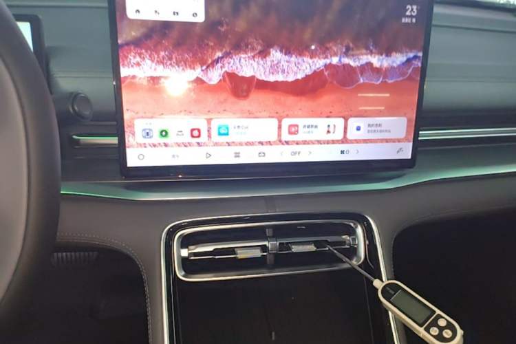 Used Geely Galaxy A7 2025 Model EM-i 70km Luxury Edition Audio And AC Panel