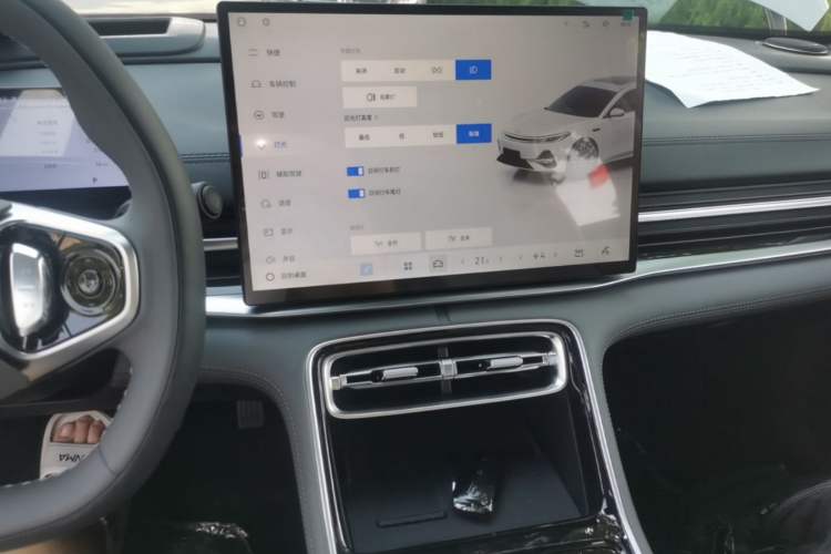 Used Geely Galaxy A7 2025 Model EM-i 150km Starship Edition Audio And AC Panel