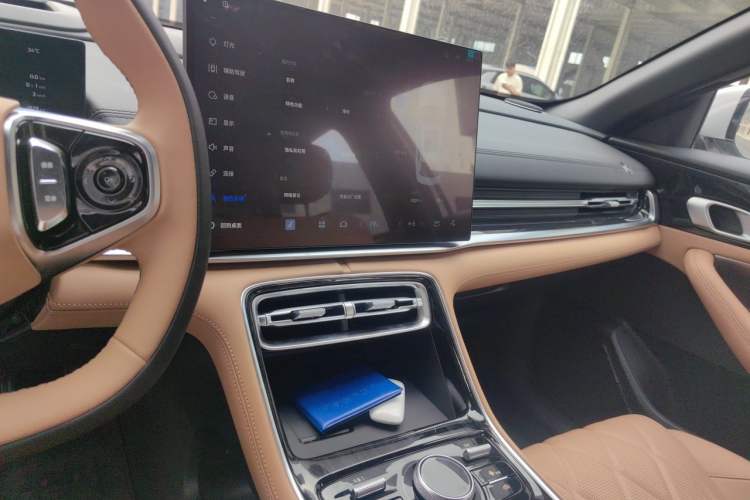 Used Geely Galaxy A7 2025 Model EM-i 150km Starship Edition Audio And AC Panel