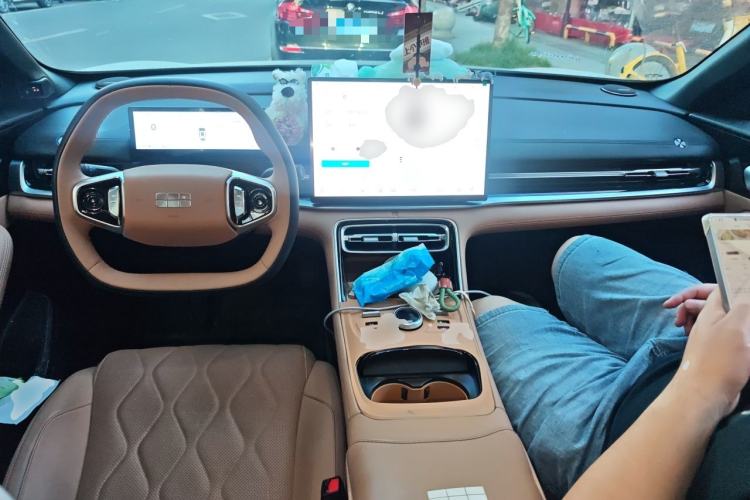 Used Geely Galaxy A7 2025 Model EM-i 70km Exploration Edition Center Console