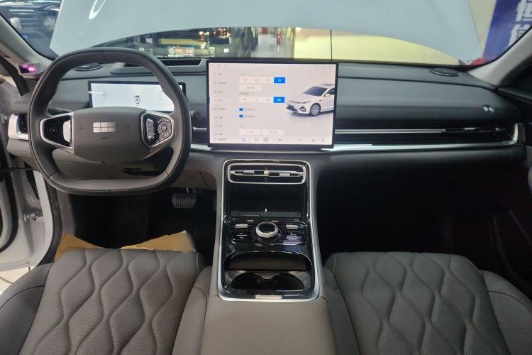 Used Geely Galaxy A7 2025 Model EM-i 150km Exploration+ Edition Center Console