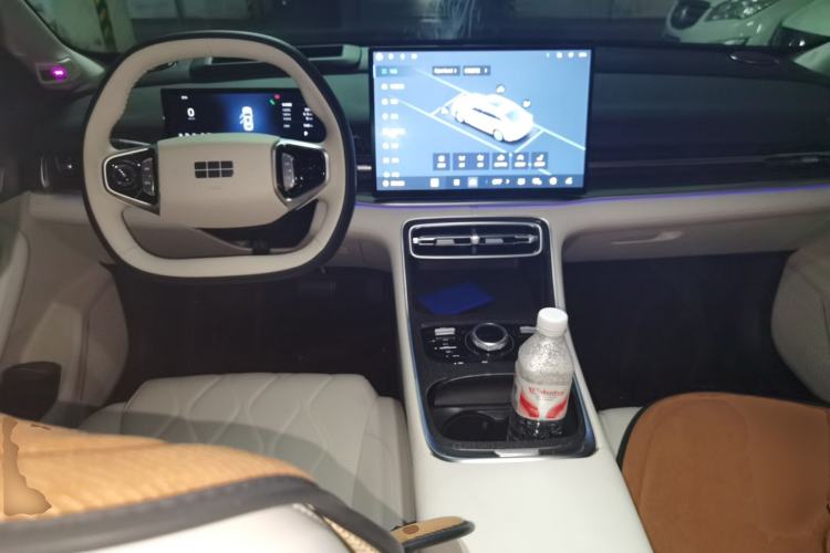 Used Geely Galaxy A7 2025 Model EM-i 150km Starship Edition Center Console