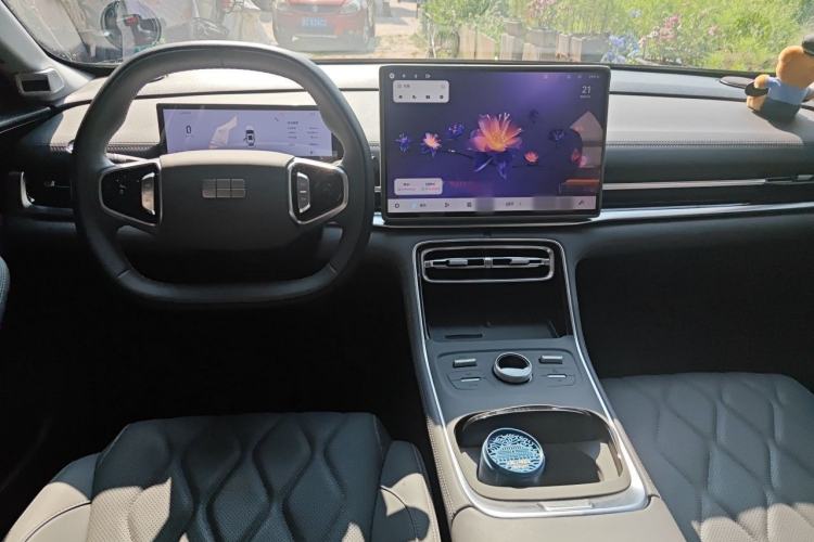 Used Geely Galaxy A7 2025 Model EM-i 70km Exploration Edition Center Console