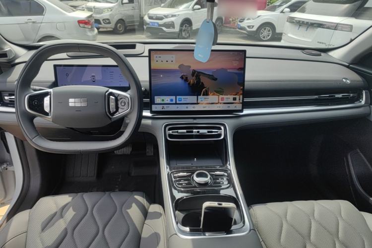 Used Geely Galaxy A7 2025 Model EM-i 150km Exploration+ Edition Center Console