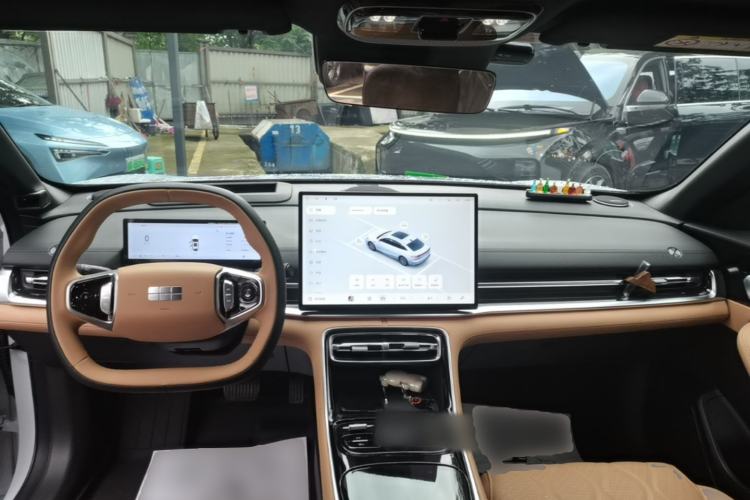 Used Geely Galaxy A7 2025 Model EM-i 150km Starship Edition Center Console