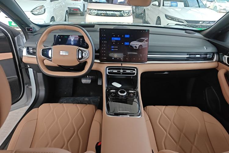 Used Geely Galaxy A7 2025 Model EM-i 150km Starship Edition Center Console