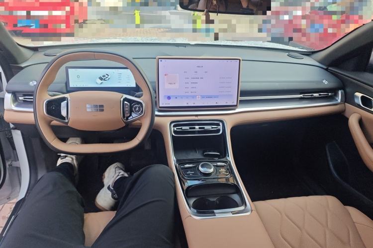 Used Geely Galaxy A7 2025 Model EM-i 70km Luxury Edition Center Console