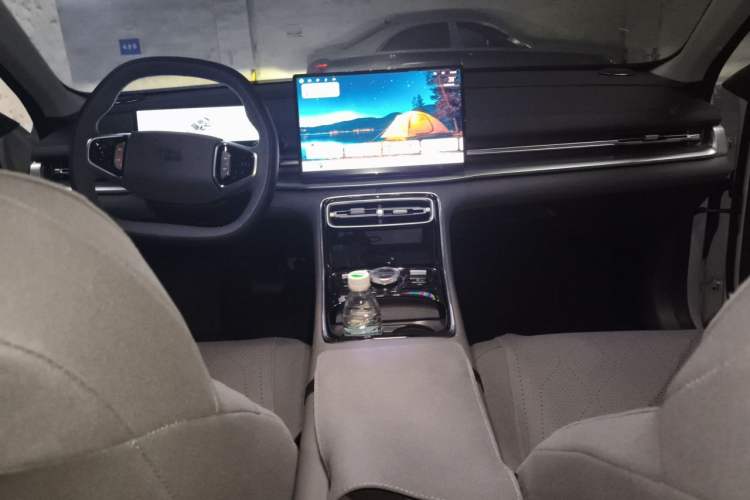 Used Geely Galaxy A7 2025 Model EM-i 150km Prestige Edition Center Console