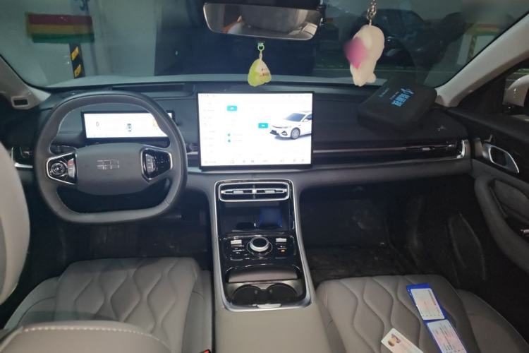 Used Geely Galaxy A7 2025 Model EM-i 150km Exploration+ Edition Center Console