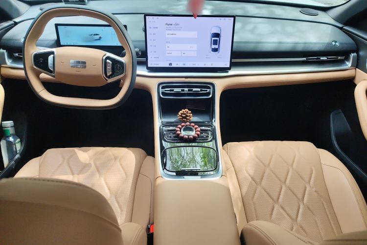 Used Geely Galaxy A7 2025 Model EM-i 70km Luxury Edition Center Console