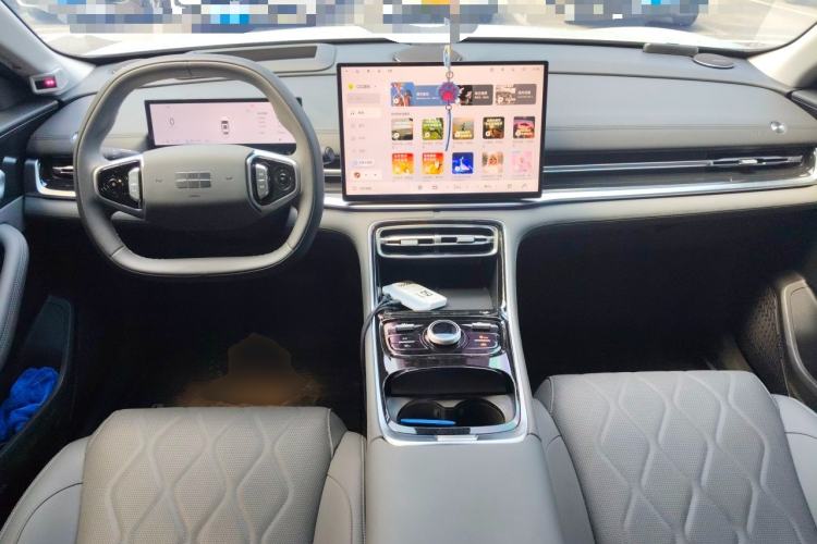 Used Geely Galaxy A7 2025 Model EM-i 150km Starship Edition Center Console