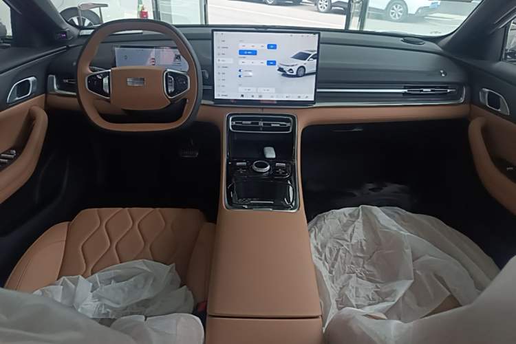 Used Geely Galaxy A7 2025 Model EM-i 70km Launch Edition Center Console