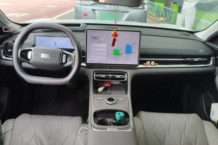 Used Geely Galaxy A7 2025 Model EM-i 150km Exploration+ Edition Center Console