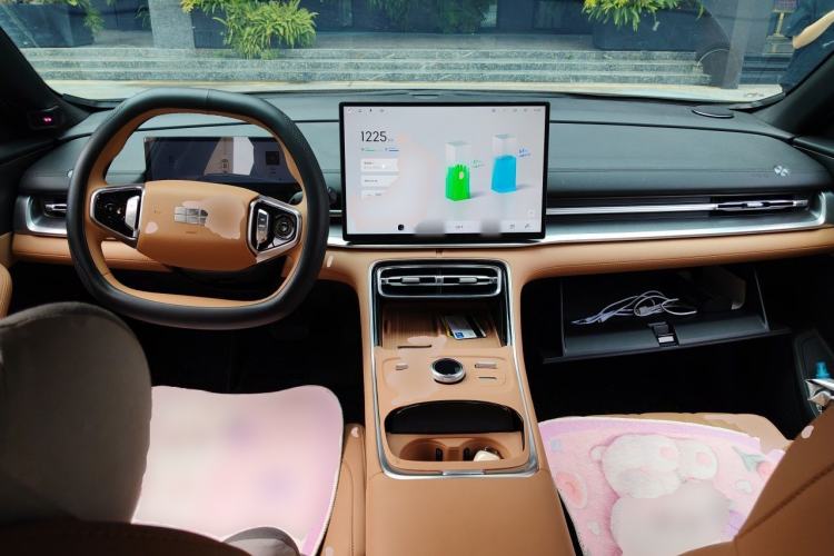 Used Geely Galaxy A7 2025 Model EM-i 70km Launch Edition Center Console