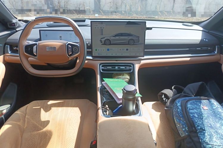 Used Geely Galaxy A7 2025 Model EM-i 150km Exploration+ Edition Center Console