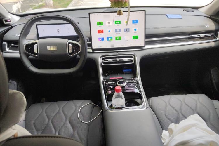 Used Geely Galaxy A7 2025 Model EM-i 70km Exploration Edition Center Console