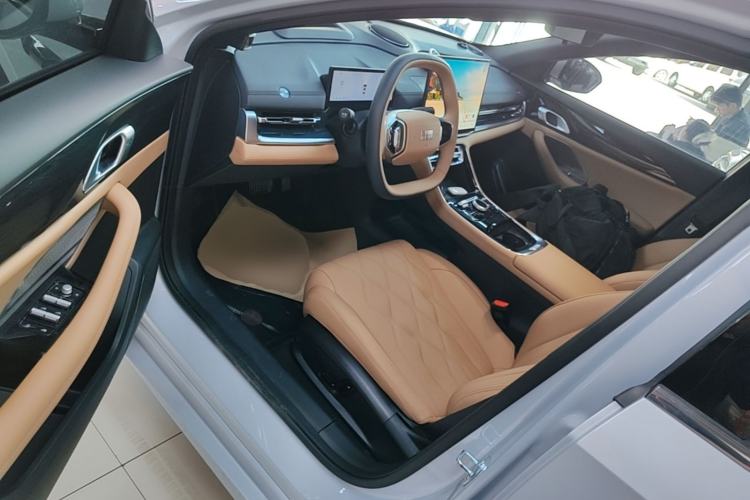 Used Geely Galaxy A7 2025 Model EM-i 150km Exploration+ Edition Driver Seat