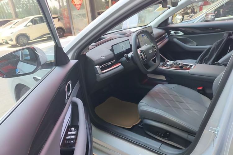 Used Geely Galaxy A7 2025 Model EM-i 150km Starship Edition Driver Seat