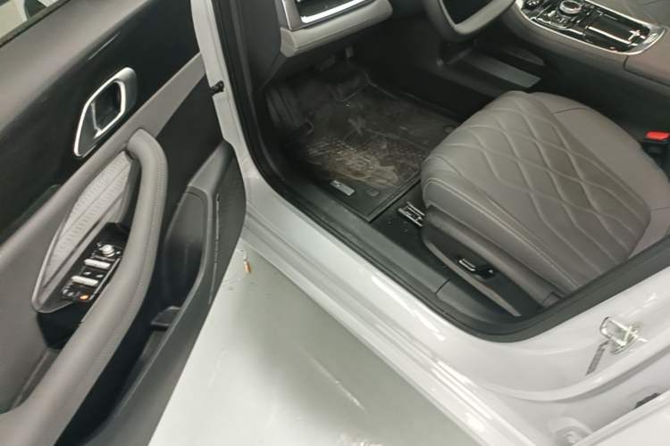 Used Geely Galaxy A7 2025 Model EM-i 150km Starship Edition Driver Seat