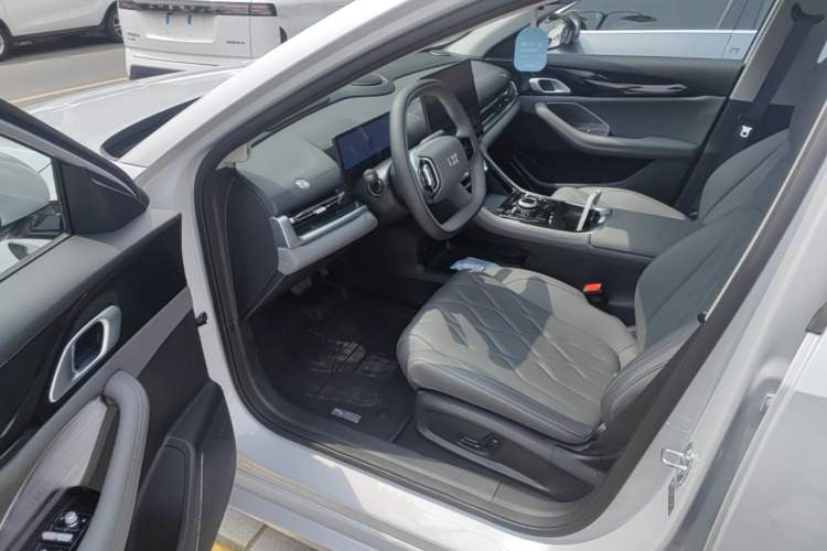 Used Geely Galaxy A7 2025 Model EM-i 150km Exploration+ Edition Driver Seat