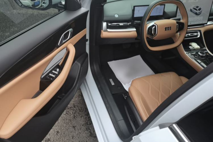 Used Geely Galaxy A7 2025 Model EM-i 150km Starship Edition Driver Seat