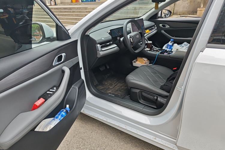 Used Geely Galaxy A7 2025 Model EM-i 70km Luxury Edition Driver Seat