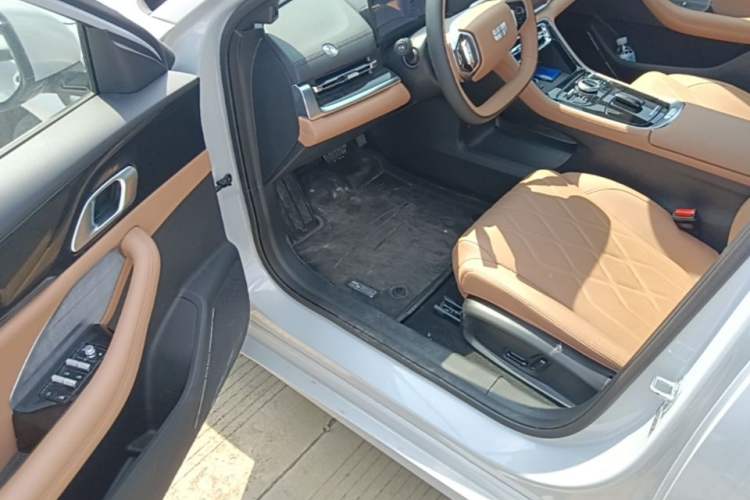 Used Geely Galaxy A7 2025 Model EM-i 150km Starship Edition Driver Seat