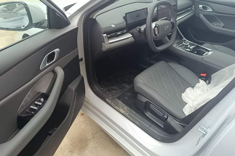 Used Geely Galaxy A7 2025 Model EM-i 150km Prestige Edition Driver Seat