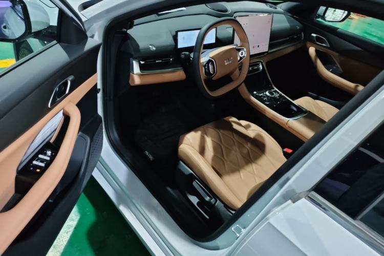 Used Geely Galaxy A7 2025 Model EM-i 150km Prestige Edition Driver Seat