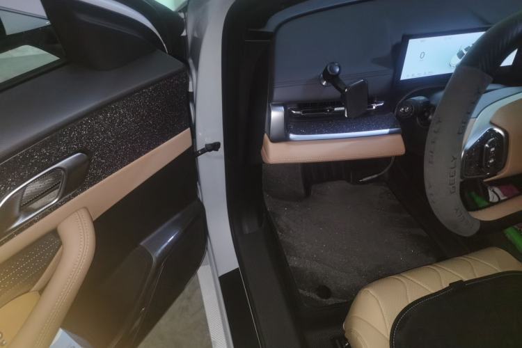 Used Geely Galaxy A7 2025 Model EM-i 150km Prestige Edition Driver Seat