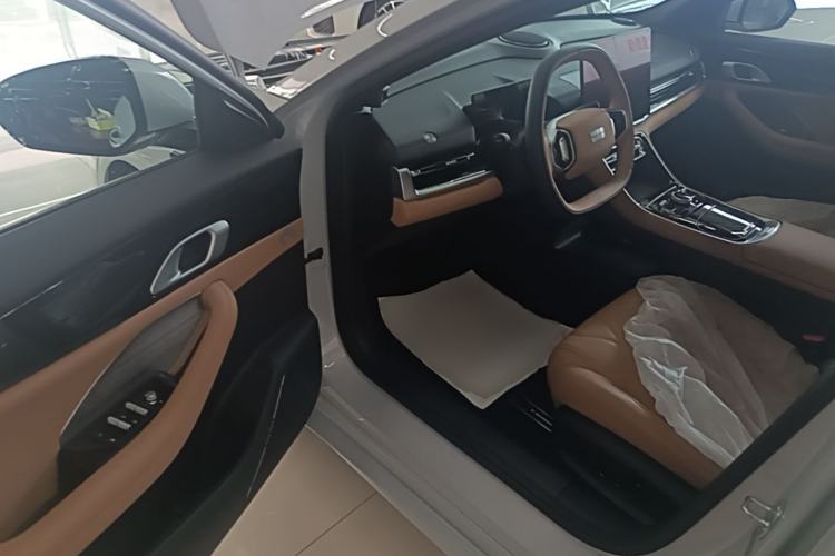 Used Geely Galaxy A7 2025 Model EM-i 70km Exploration Edition Driver Seat