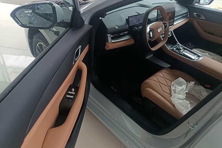 Used Geely Galaxy A7 2025 Model EM-i 70km Launch Edition Driver Seat