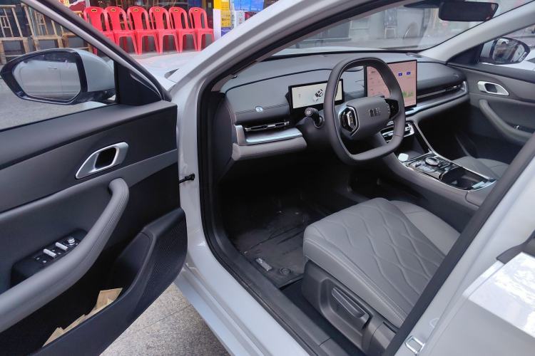 Used Geely Galaxy A7 2025 Model EM-i 70km Luxury Edition Driver Seat