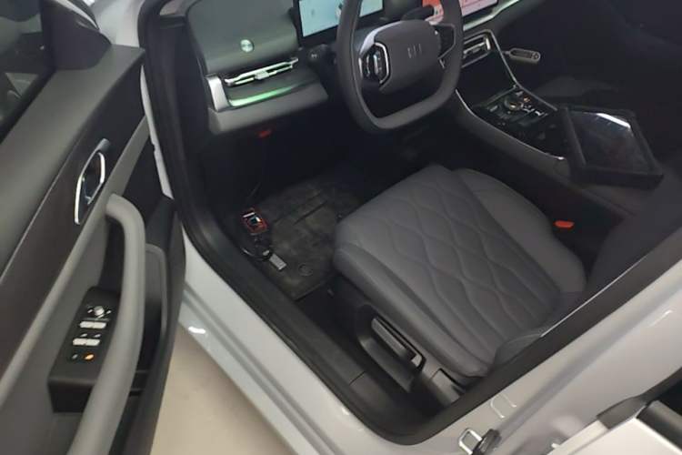 Used Geely Galaxy A7 2025 Model EM-i 70km Luxury Edition Driver Seat