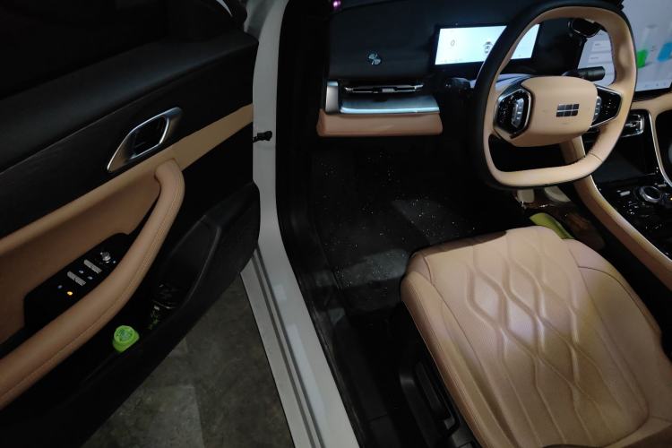 Used Geely Galaxy A7 2025 Model EM-i 70km Launch Edition Driver Seat